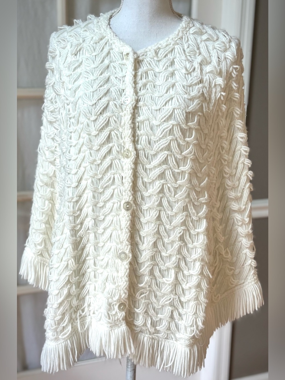 Vintage 70s Ivory Fringe Textured Knit Shawl Cape Wrap Boho